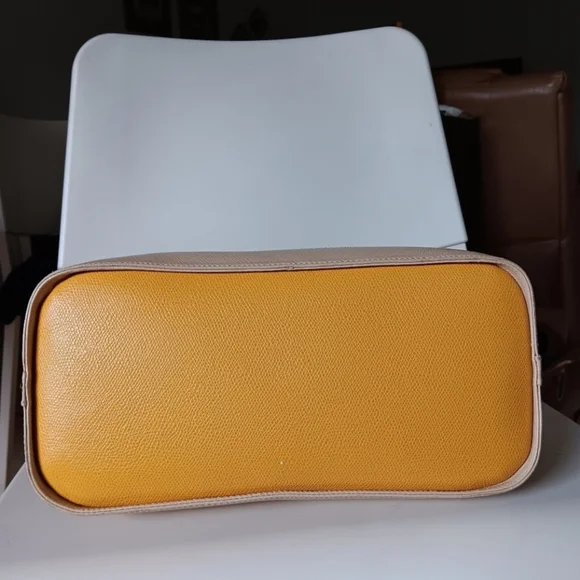 LOEWE ✨️EUC Amazona Dome Satchel – Grained Leather in Mustard & Taupe - Picture 9 of 11